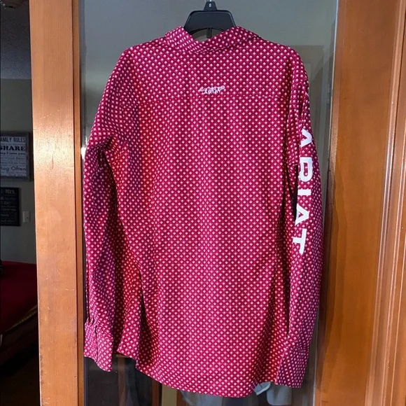 Ariat Women’s Red and White Patterned Shirt - Picture 11 of 11